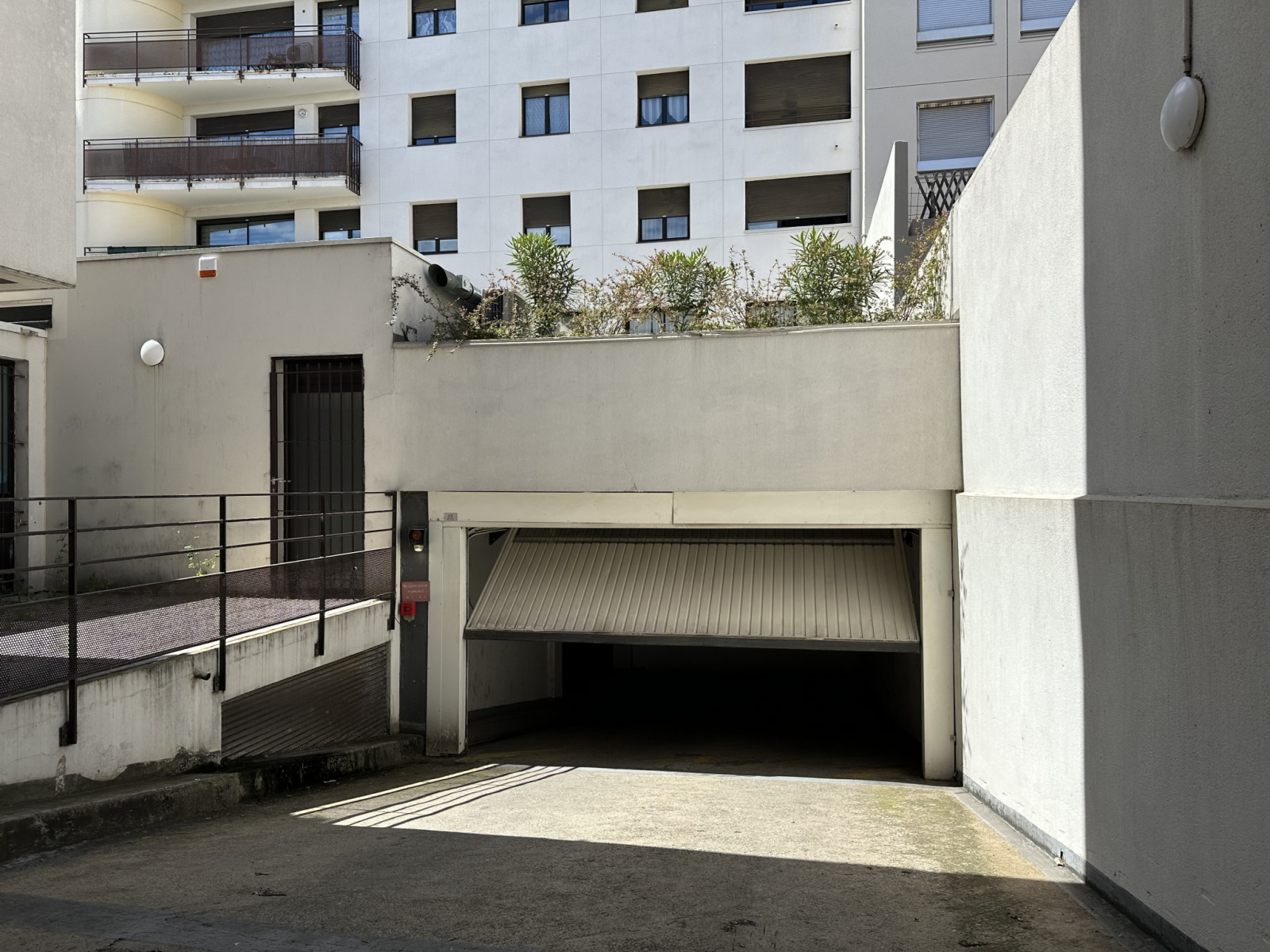 Image_, Garage, Nîmes, ref :4295